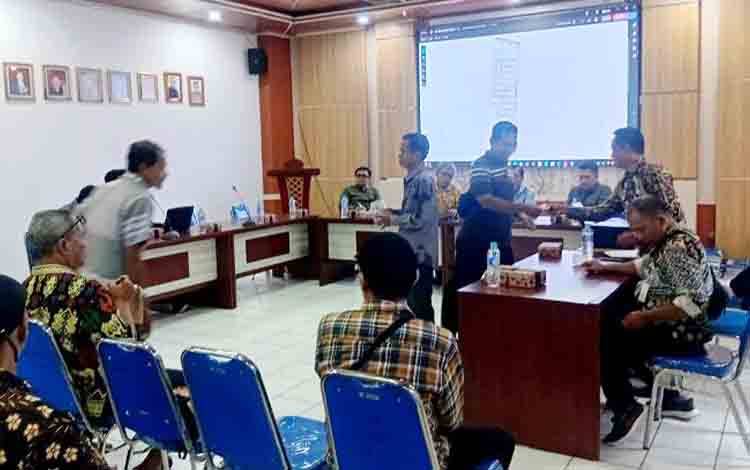 Kantor Pertanahan dan Dinas PUPR Barut Dukung Pengundian Relokasi Permukiman di Kelurahan Lanjas