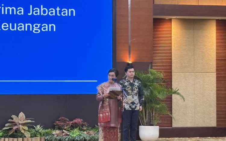 Sri Mulyani Serahkan Jabatan Menkeu ke Purbaya Yudhi Sadewa