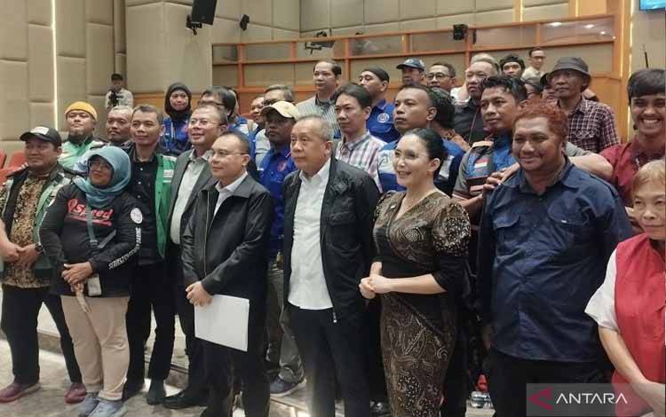 DPR Jamin Dorong Prabowo Teken Perpres agar Ojol dapat Jaminan Sosial