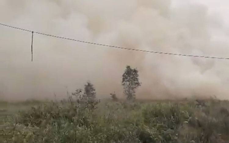 Kebakaran Lahan Gambut Terjadi di Dadahup, Tim Damkar Gabungan Bergerak Menuju Lokasi