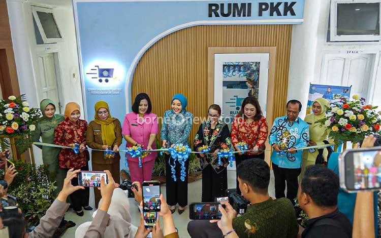 Toko RUMI PKK Diluncurkan, Aisyah Tegaskan Peran PKK dalam Pemberdayaan Keluarga