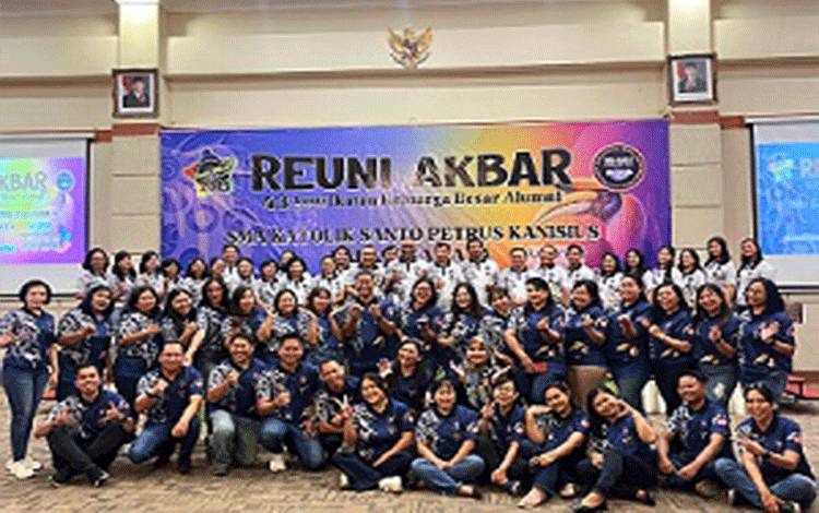 Reuni Akbar SMA Katolik ST Petrus Kanisius Palangka Raya Satukan 43 Angkatan