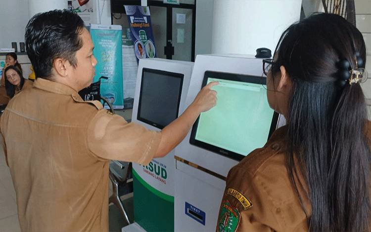 RSUD Tamiang Layang Uji Coba Sistem Antrean Online