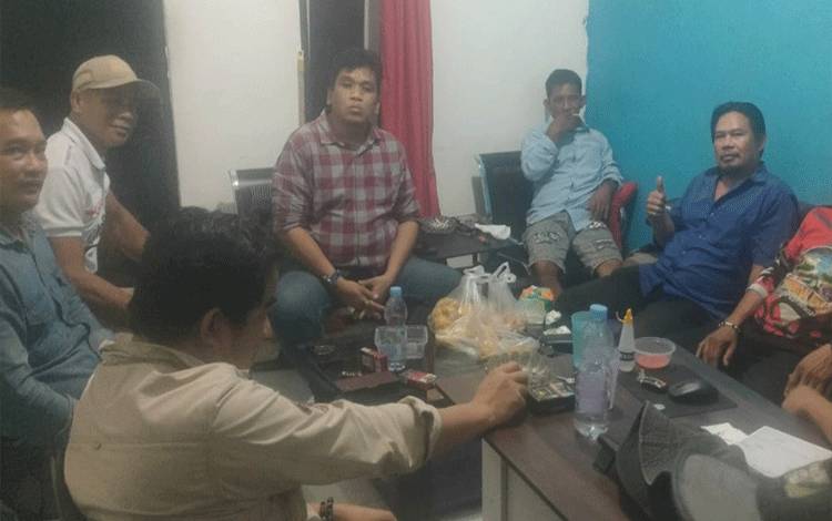 Keluarga Mitai Menanti Putusan Sidang Adat Dugaan Perusakan Makam oleh PT BPP