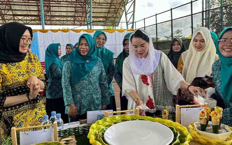 Ketua TP PKK Seruyan Buka Lomba Masak Serba Ikan Tahun 2025
