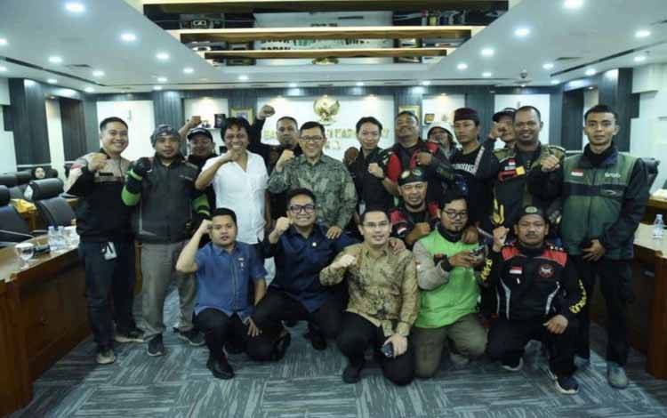 BAM DPR Dukung Tuntutan Ojol Turunkan Potongan Aplikasi jadi 10 Persen