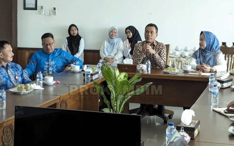 Wakil Wali Kota Palangka Raya Pantau Mahasiswa Penerima Beasiswa di Polifurneka Kendal