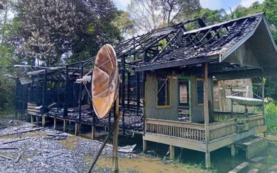 2 Rumah Warga Desa Papar Pujung Terbakar