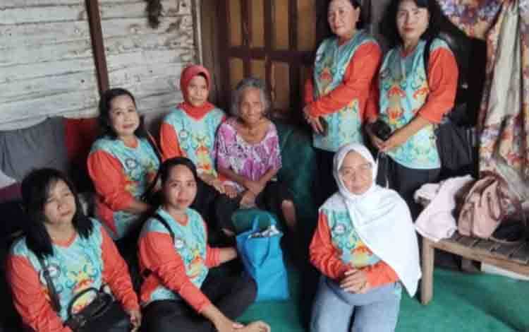 Berbagi Kasih, Komunitas KISS Kapuas Tunjukkan Kepedulian Lewat Bakti Sosial