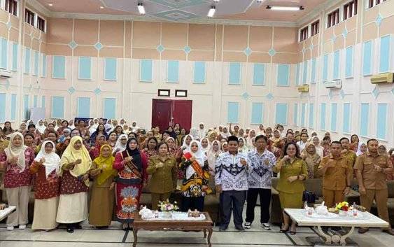 Staf Ahli Bupati foto bersama usai Buka Workshop PAUD HI, Senin, 15 September 2025.( FOTO : RETHA)
