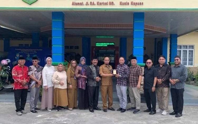 Disarpustaka Kapuas Terima Kunjungan Studi Komparatif Komisi II DPRD Barito Kuala, Berbagi Ilmu Aplikasi Srikandi