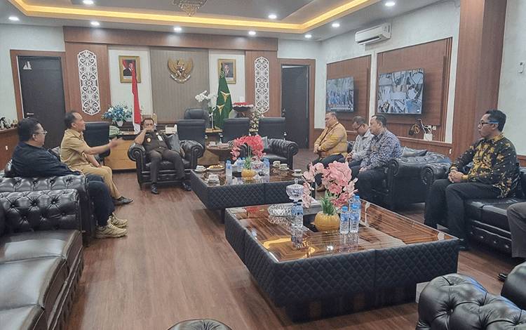 PLN Perkuat Sinergi dengan Gubernur dan Kejati Kalteng untuk Akselerasi Pembangunan Kelistrikan