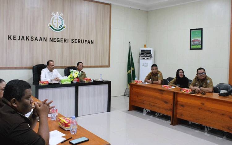 Kadisdukcapil Seruyan Jadi Narasumber IHT di Kejaksaan Negeri Seruyan
