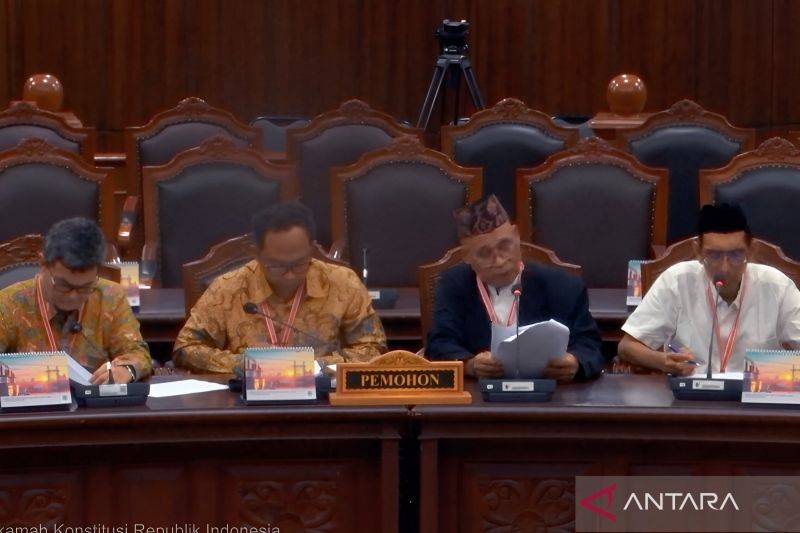 Pemohon Uji Materi di MK Minta Informasi Agama di KTP Dirahasiakan