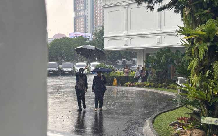 Dirjen Teknodigi Mira Tayyiba Sambangi Istana di Tengah Isu Reshuffle