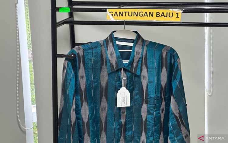 Baju Sutra Seharga Rp5.700 Laku Dilelang KPK Senilai Rp2,6 Juta
