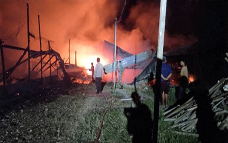 Akibat Korsleting Listrik, Kandang Ayam di Pangkalan Banteng Ludes Terbakar