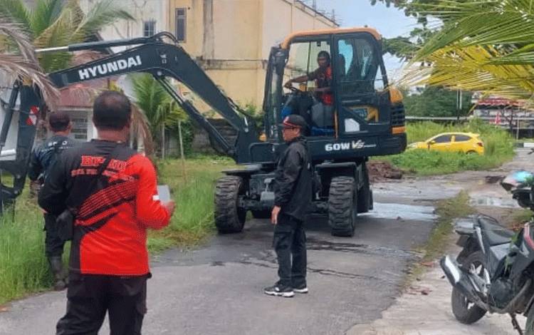 BPBD Palangka Raya Atasi Penyebab Genangan Air di Yos Sudarso VII
