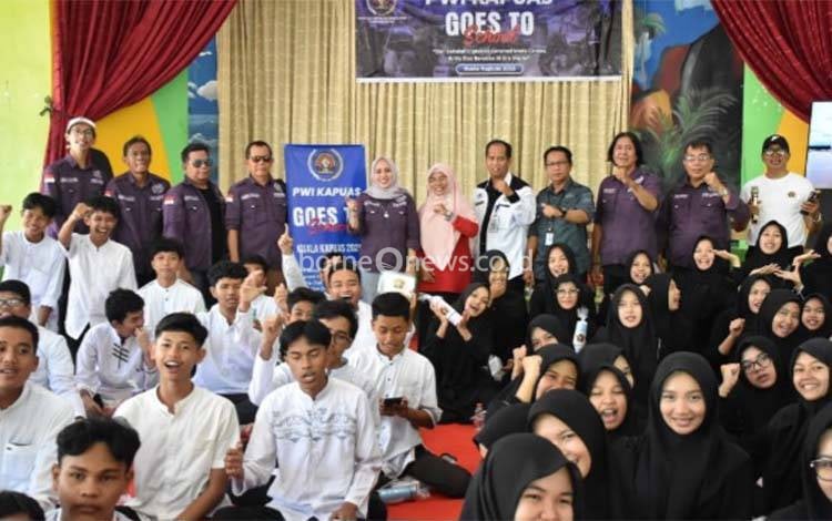 PWI Kapuas Gelar Program 'Goes To School' di MAN Kapuas, Ajak Siswa Jadi Generasi Digital yang Kritis dan Beretika