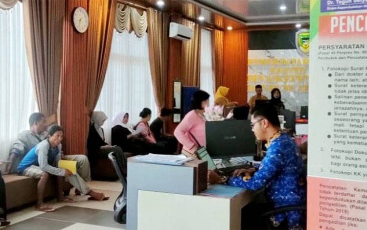Disdukcapil Barito Utara Perkuat Pelayanan Administrasi Kependudukan melalui Program Unggulan