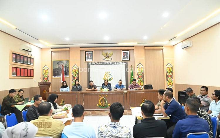 Kejari Lamandau Mediasi Pengurus-Anggota Gapoktanhut SBB, Wabup Hadir