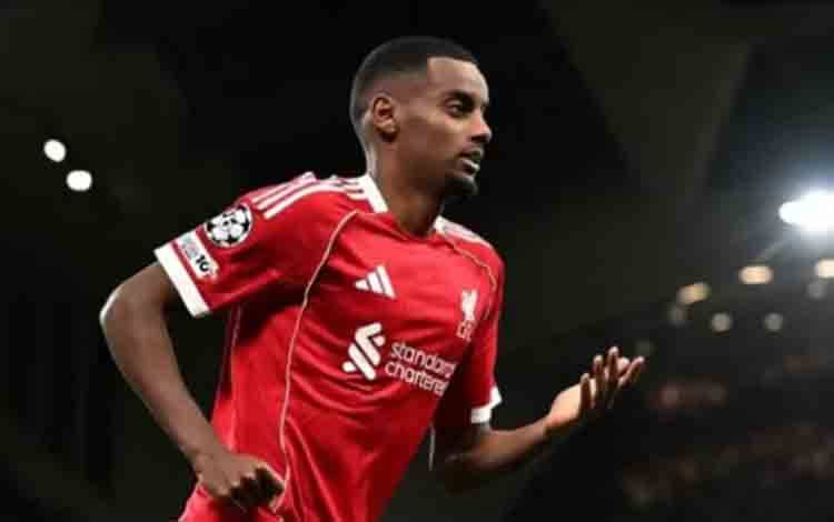 Slot Belum Bisa Pastikan Isak Tampil dalam Derbi Merseyside