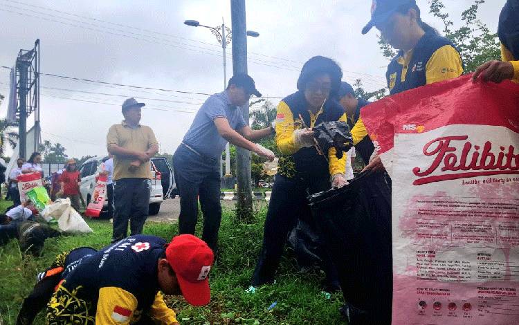 Wakil Bupati Gunung Mas Ajak Masyarakat untuk Memilah Sampah
