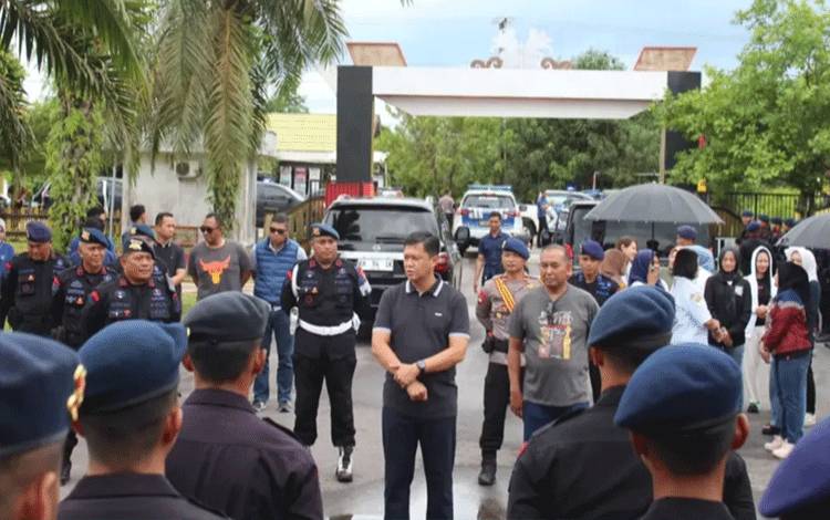 Kapolda Kalteng Kunjungi Batalyon B Pelopor Satbrimob, Apresiasi Dedikasi dan Loyalitas