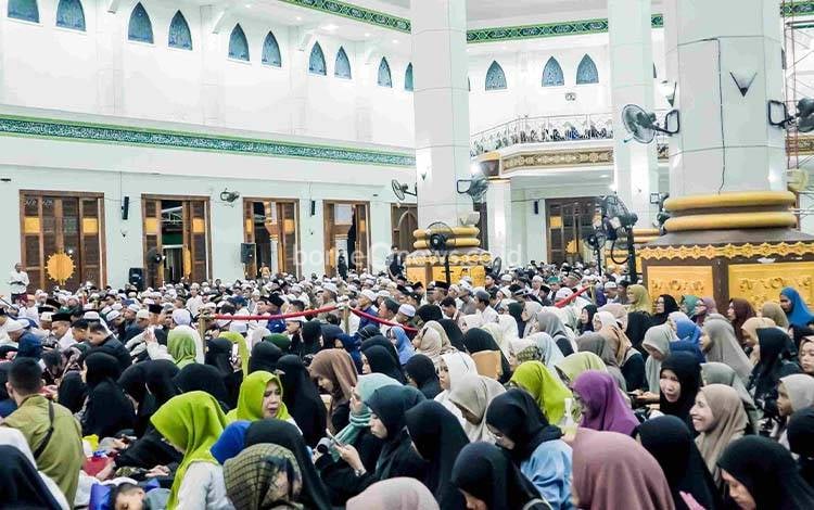 Suasana Tabligh Akbar Maulid Nabi Muhammad SAW 1447 H/2025 M di Masjid Agung Wahyu Al Hadi, Kompleks Islamic Center. (FOTO:ABE)