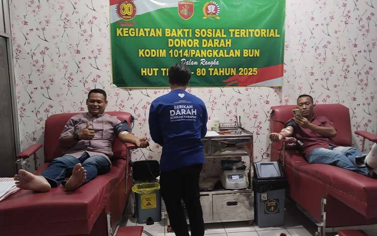 Peringati HUT TNI, Anggota Kodim 1014 Pangkalan Bun Ikuti Donor Darah