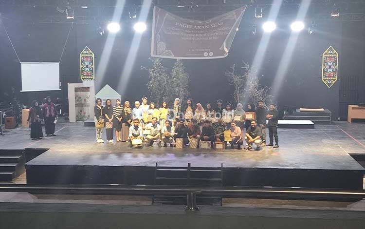 Pagelaran Seni Mahasiswa Meriahkan Dies Natalis ke-41 PBSI FKIP UPR