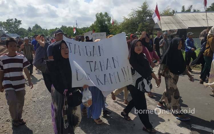 Ratusan Warga Sembuluh II Gelar Aksi ke Kantor Bupati Seruyan Tuntut Pembayaran SHUK