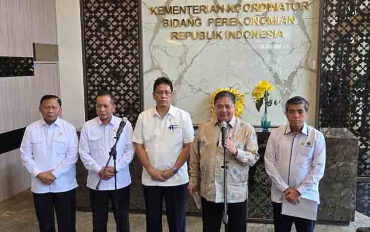 Pemerintah Tambah Dua Liter Minyak Goreng dalam Paket Bantuan Pangan