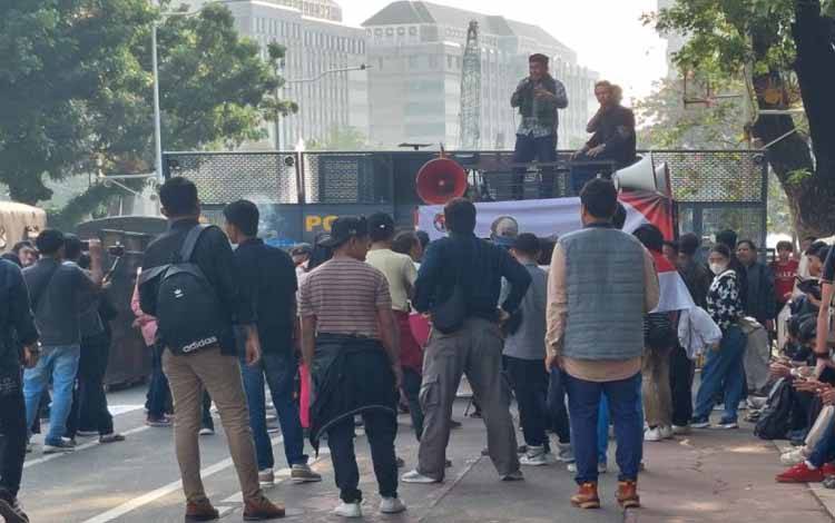 Massa Buruh di Jakarta Gaungkan Percepatan Reformasi Polri