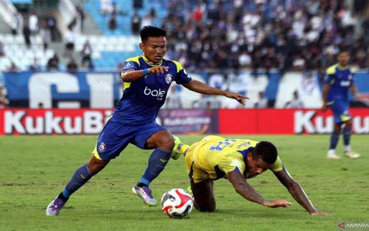 Pelatih Arema Sesalkan Hasil Negatif Usai Ditekuk Persib di Kanjuruhan