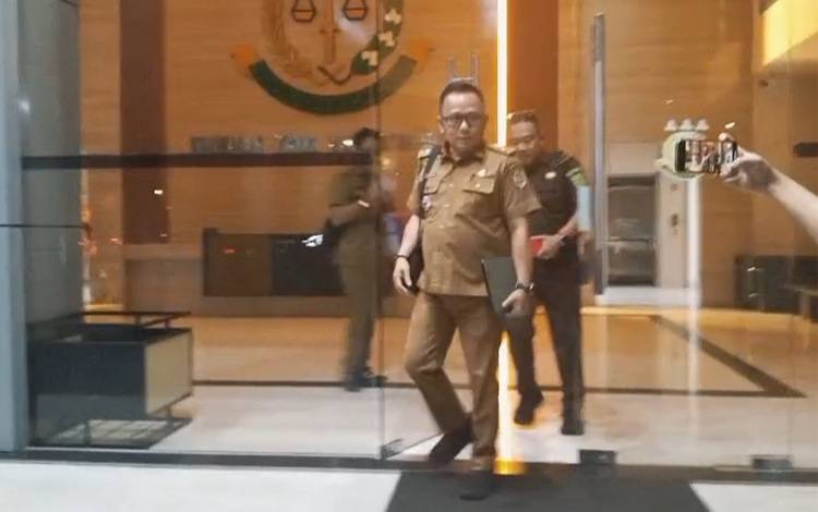 Kadis ESDM Kalteng Vent Christway Dicecar 20 Pertanyaan oleh Penyidik Kejati Kalteng