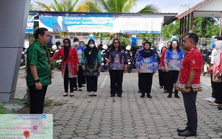 Pergantian pimpinan di Disdukcapil Kapuas, beberapa waktu lalu. (FOTO. Disdukcapil Kps)