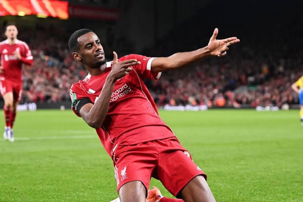 Gol Debut Alexander Isak Warnai Kemenangan Liverpool atas Southampton