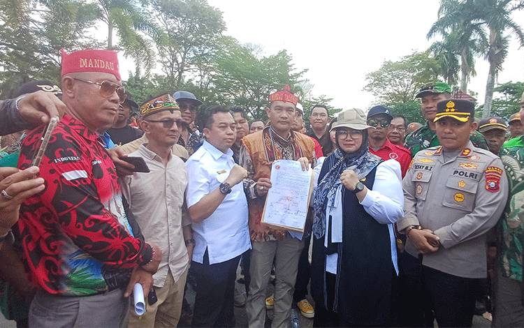 Pemkab Kotim Janji Tindak Lanjuti Tuntutan Aksi Massa Terhadap Lahan Sawit Koperasi yang Diambil Alih Agrinas