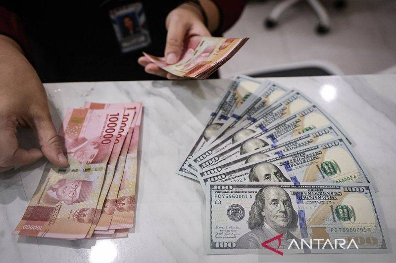 Rupiah Melemah Dipengaruhi Data Ekonomi AS Lebih Kuat dari Perkiraan