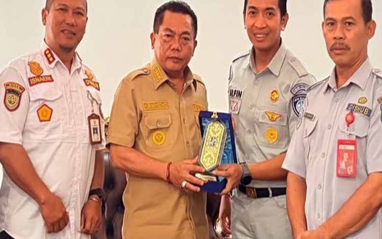 Tingkatkan PAD, Dishub Kalteng dan Kapuas Bahas Strategi Sektor Transportasi