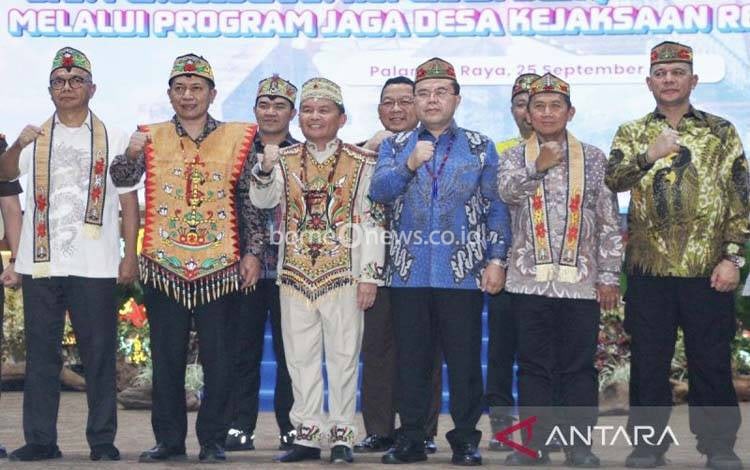 Menkop Ferry Minta Pemda di Kalteng Dukung Aset Koperasi Merah Putih Desa/Kelurahan