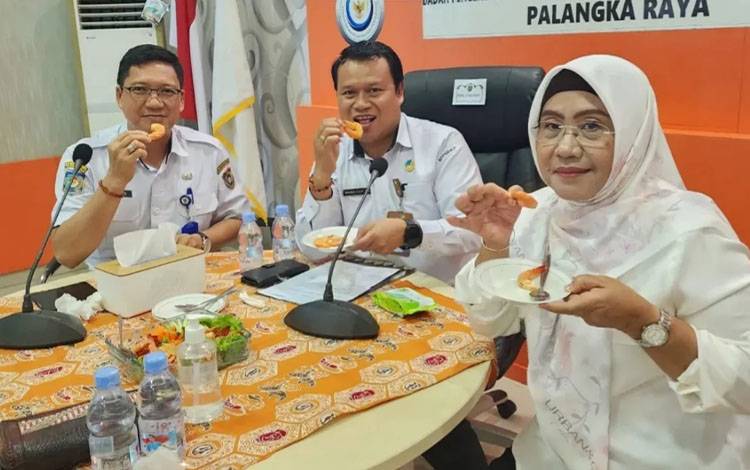 Dinas Perikanan Palangka Raya Dorong Masyarakat Konsumsi Udang Sehat