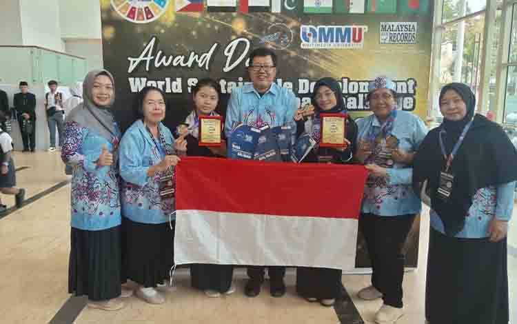 SMPN 1 Sampit Raih 3 Penghargaan pada Lomba Penelitian Internasional WSDG 2025 di Malaysia