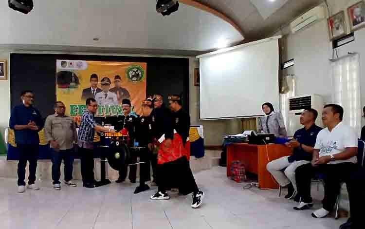 Pj Bupati Barito Utara Dorong Pelestarian Pencak Silat Lewat Festival Seni Bupati Cup II