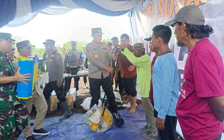 Kapolda Kalteng Panen Jagung di Pulang Pisau