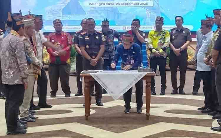 Pemkab Lamandau-Kejari Teken MoU Koperasi Merah Putih