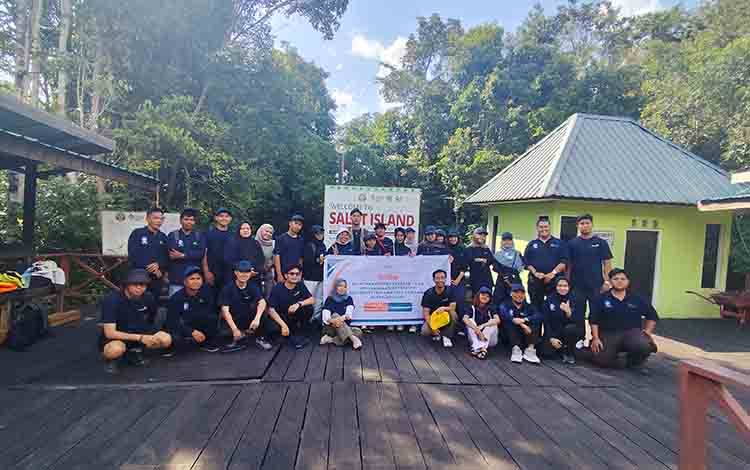 Fortasbi Libatkan Konten Kreator Muda dalam Edukasi Konservasi Orangutan di Pulau Salat
