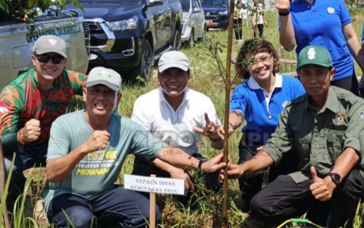 Wakil Wali Kota Palangka Raya Hadiri Penanaman Pohon Bersama Warga Peringati HUT Wanita Katolik RI