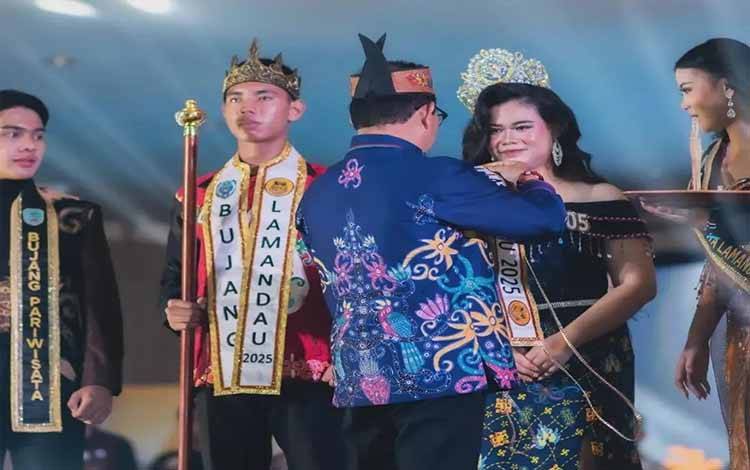 Malam Puncak Pemilihan Bujang Dara Lamandau 2025 Sukses Digelar, Mychael dan Fioren Raih Gelar Juara 1